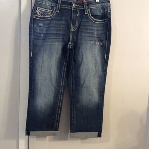 New NWT Vigoss Size 10 Capris Heritage Fit Stretch embellished